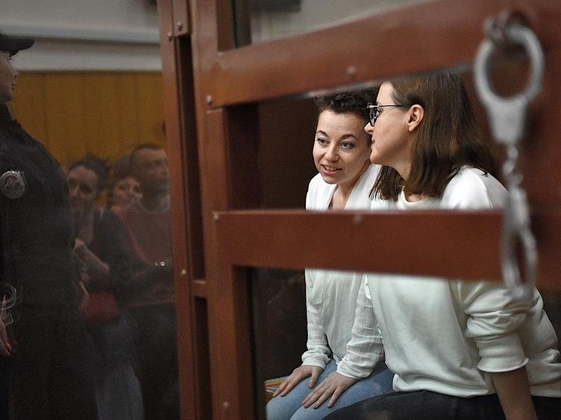 Женя Беркович и Светлана Петрийчук в суде. Фото: Игорь Иванко / Коммерсантъ