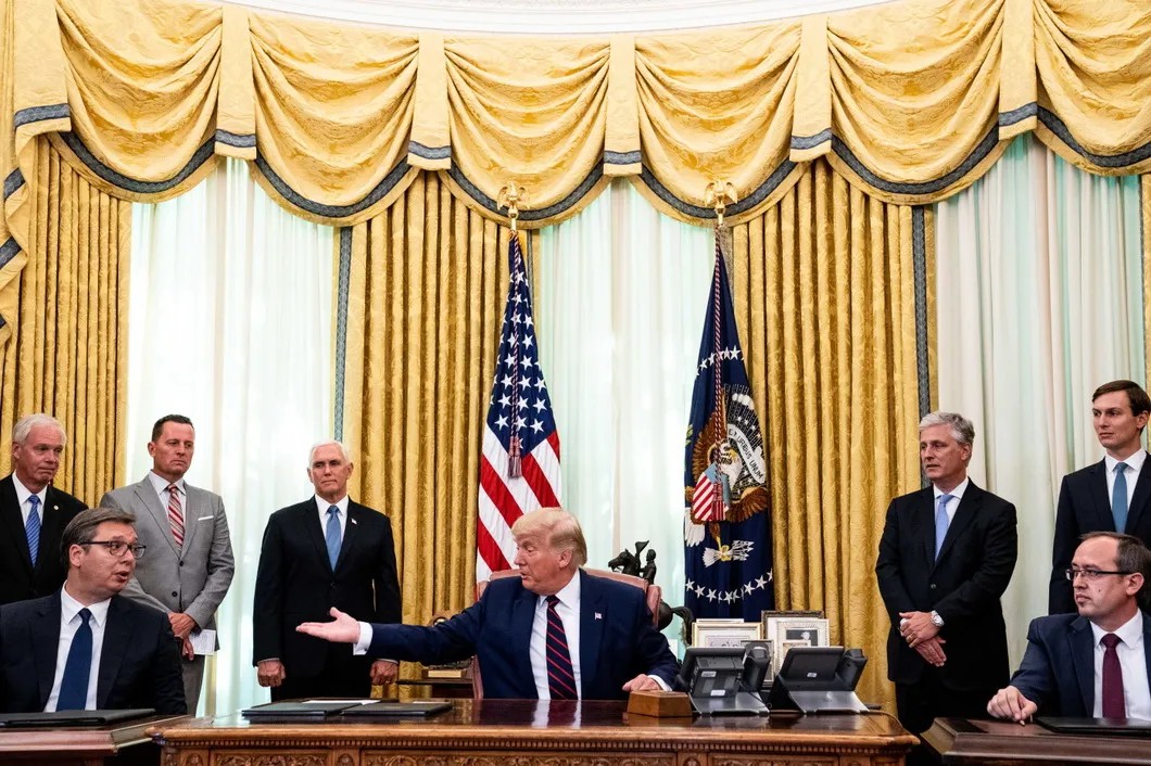 Александр Вучич, Дональд Трамп и Абдулла Хоти в Белом доме. Фото: EPA