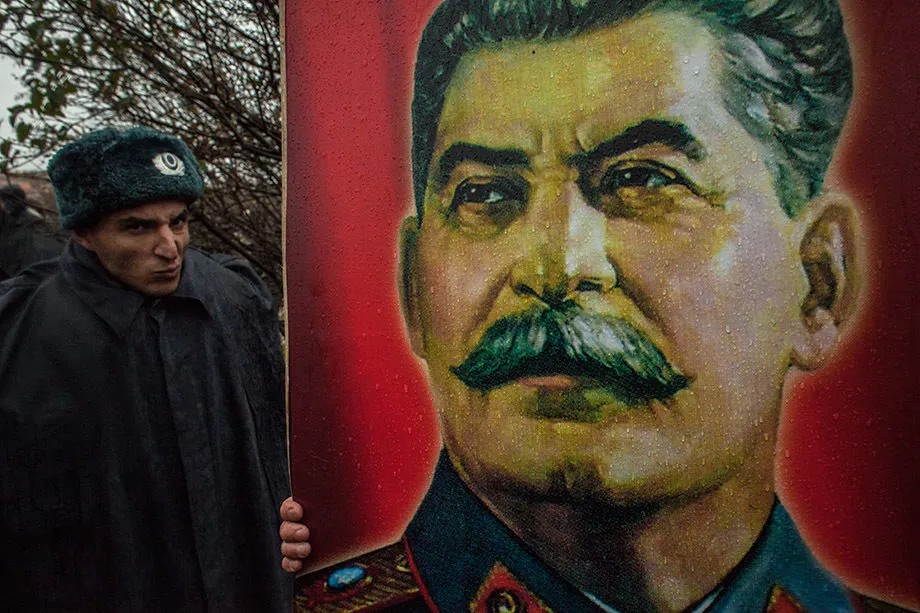 Сталин в 1941 году был готов отдать Гитлеру Прибалтику и Украину