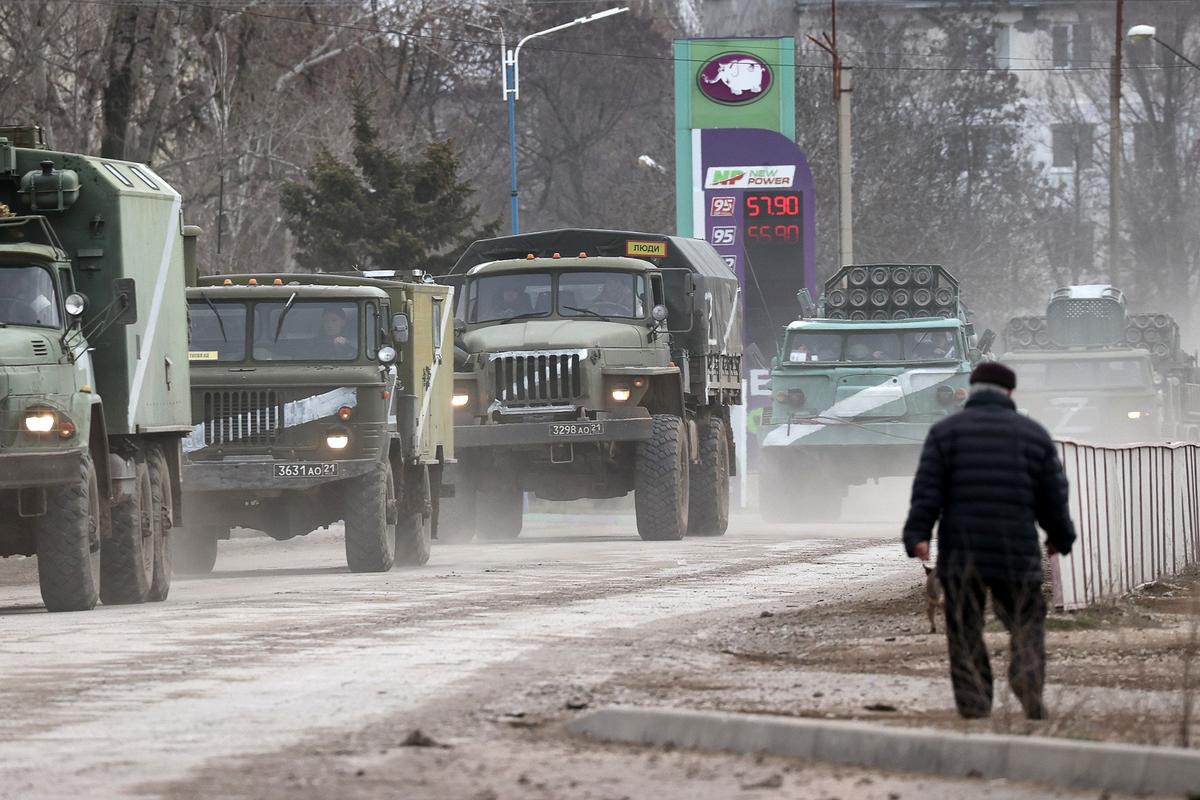 24 февраля 2022 года. Передвижение военной техники в Крыму. Фото: Сергей Мальгавко / ТАСС