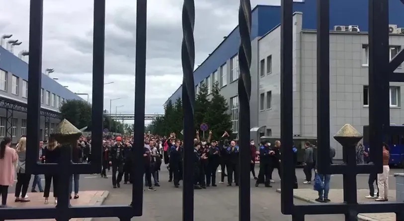 Забастовка рабочих БелАЗ. Фото: РИА Новости