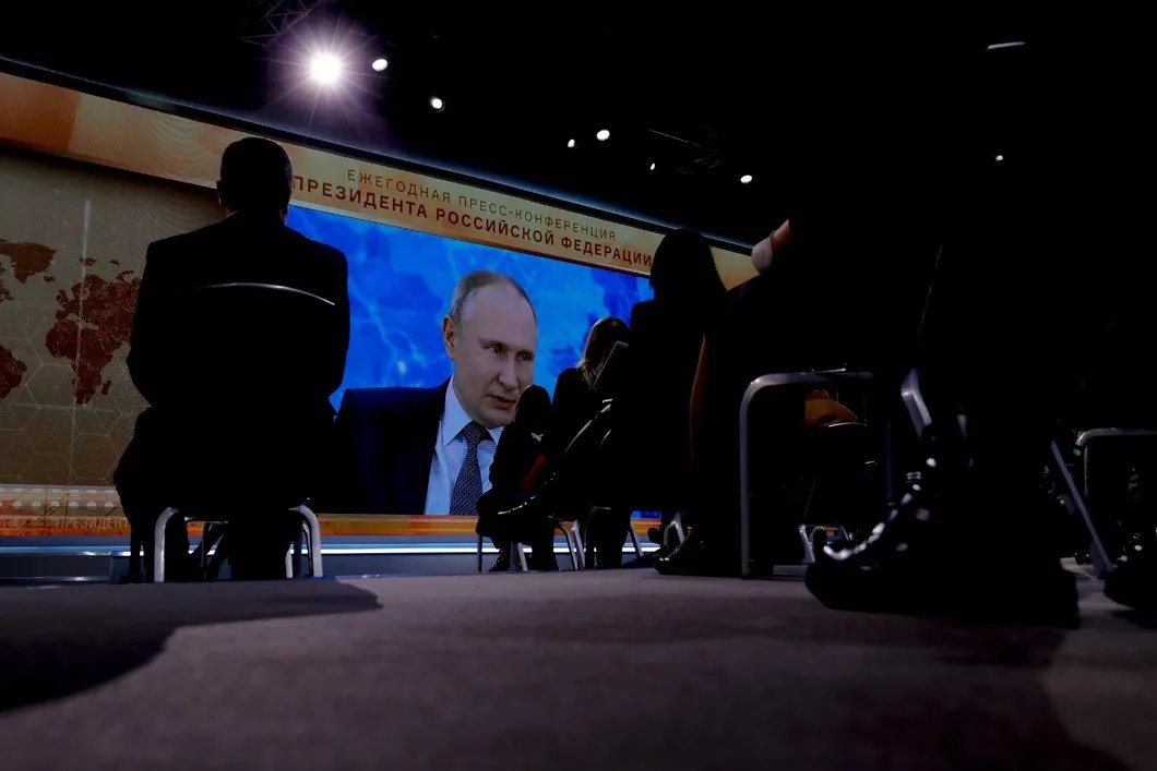 Владимир Путин во время ежегодной пресс-конференции, 2020 год. Фото: Anadolu Agency / Getty Images