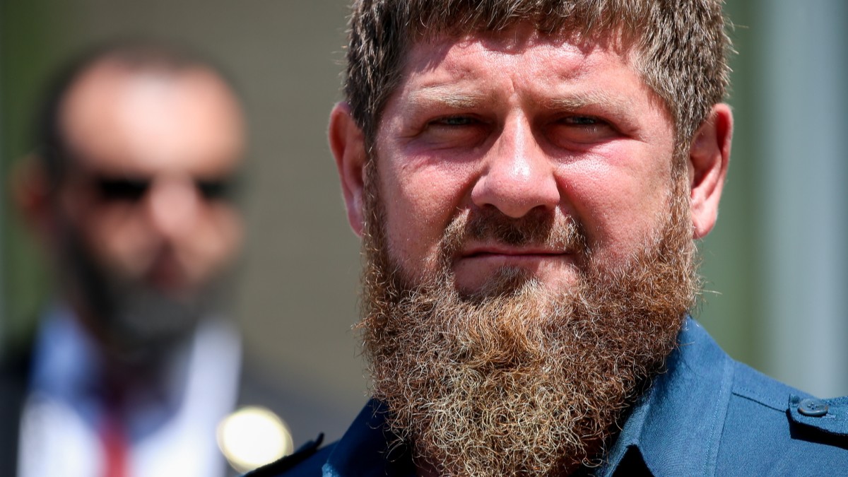 «Действует ли закон РФ на Главу Чечни Р. А. Кадырова и его подчиненных?»