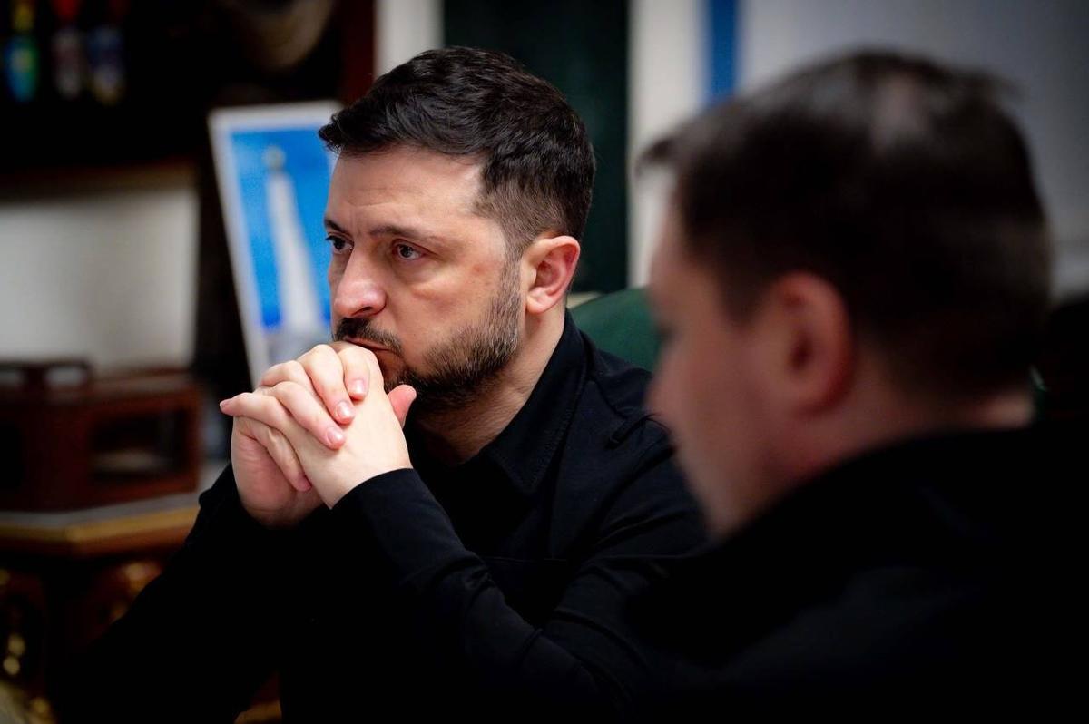 Владимир Зеленский и Кирилл Буданов на совещании с дипломатами