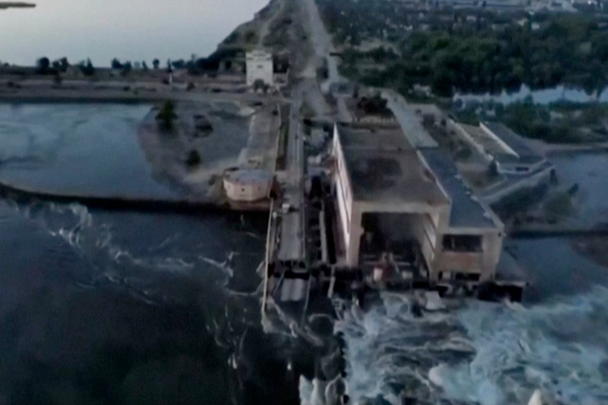 Снимок с видео: разрушенная Каховская ГЭС в Херсонской области. Утро 6 июня 2023. Фото: AP / ТАСС