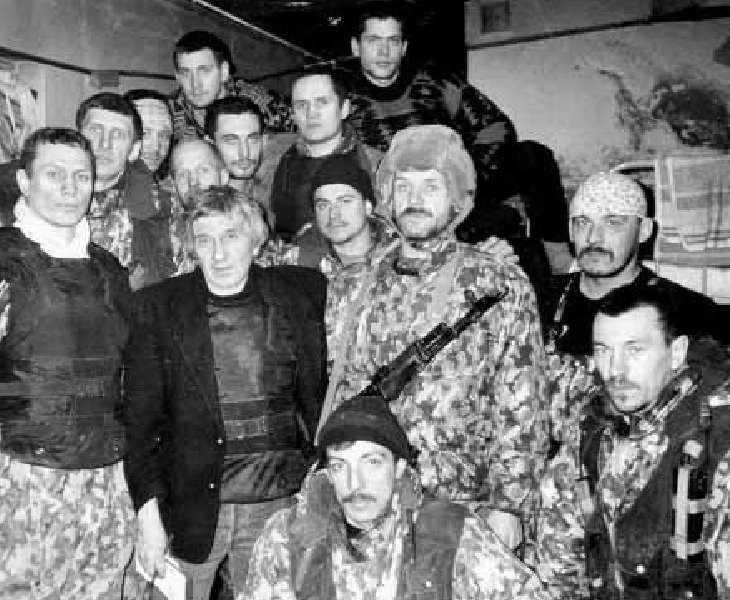Его недолюбливали генералы и очень любили солдаты. Хотя он делал все, чтобы прекратилась война в Чечне. Фото: архив