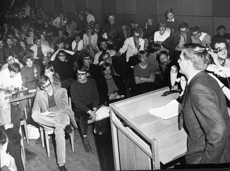 Пальме выступает перед студентами, 1968 год. Фото: creative commons