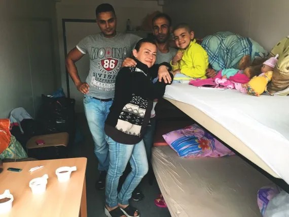 Семья маленькой Лары добралась до Германии. Сейчас они в лагере беженцев в Регенсбурге
