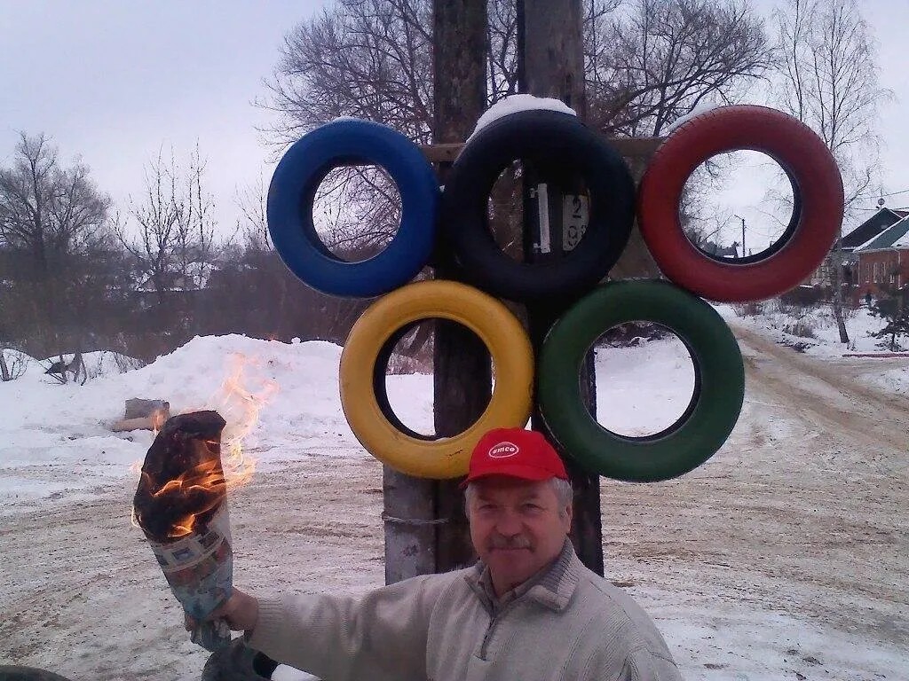 Простой народ в поддержку Олимпиады. Фото 2014 года из соцсетей