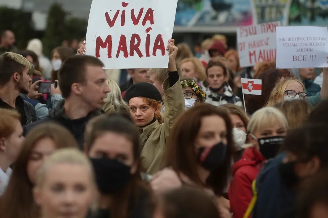 Акция в Минске после похищения Колесниковой. Фото: EPA