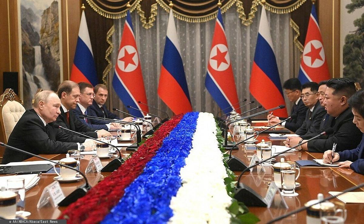 Двусторонняя встреча Ким Чен Ына (справа) и Владимира Путина (слева) в Пхеньяне, Северная Корея, 19 июня 2024 года. Фото: AA / ABACA / Abaca / East News