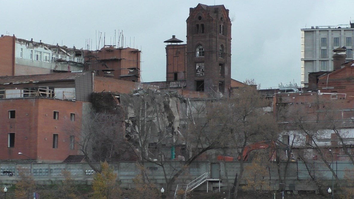 Снос Бадаевского (Трехгорного) пивоваренного завода. Фото: соцсети