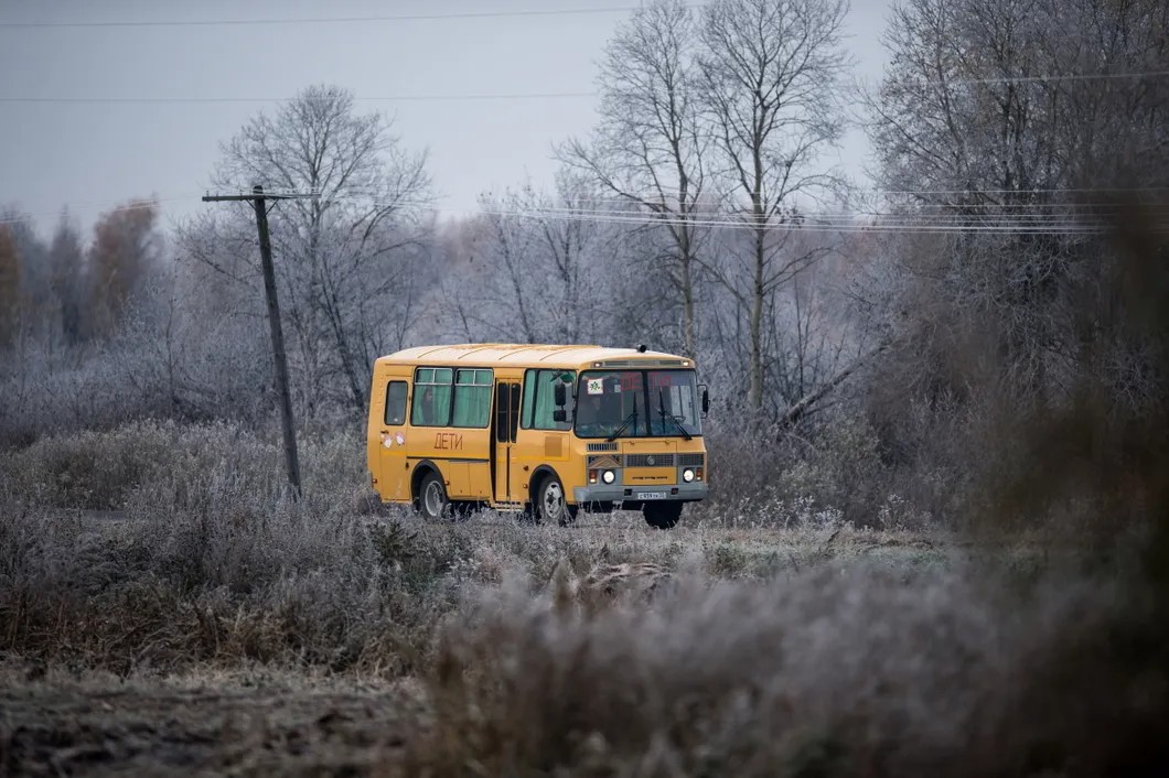 Школьный автобус в российской деревне. Фото: РИА Новости