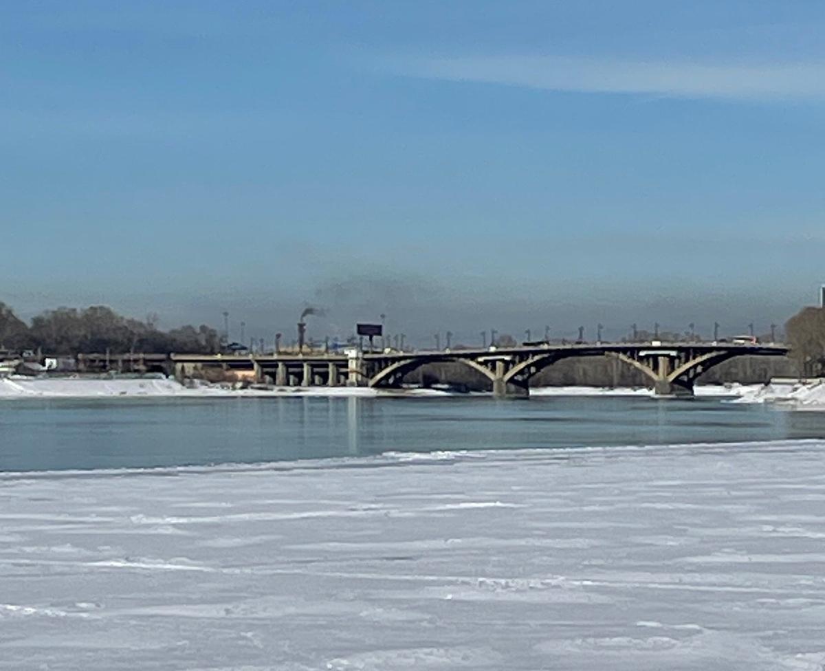 Плотина Иркутской ГЭС. Фото: Ольга Путилова