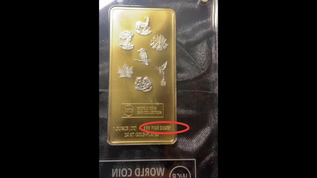 «999 fine silver, 24 KT gold plated» — позолоченное серебро. Кадры оперативной съемки