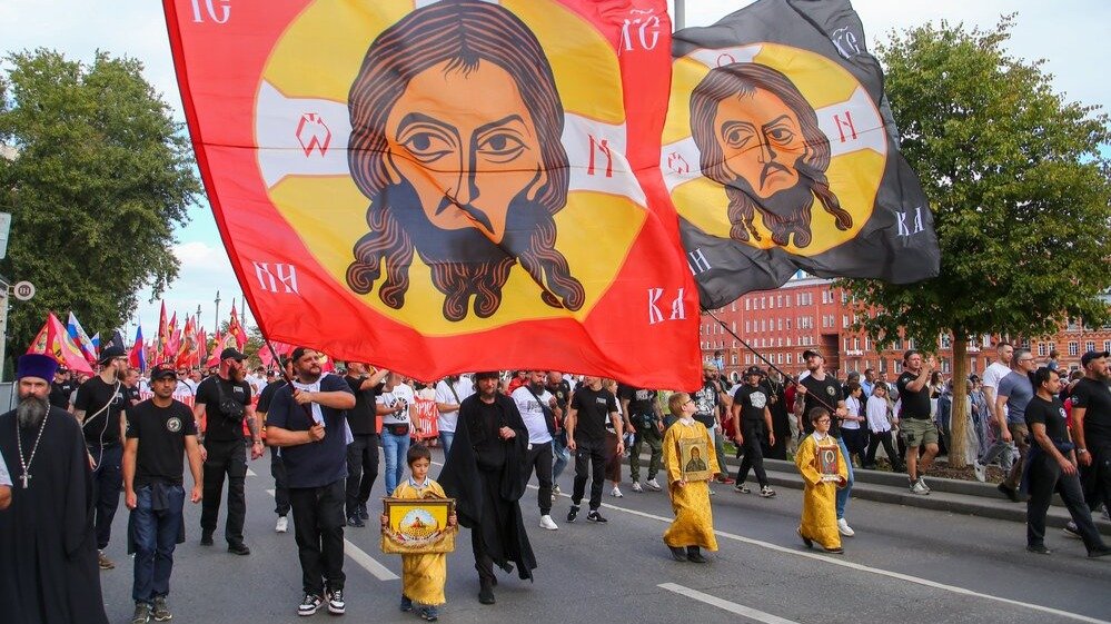 Сентябрь крестоходный