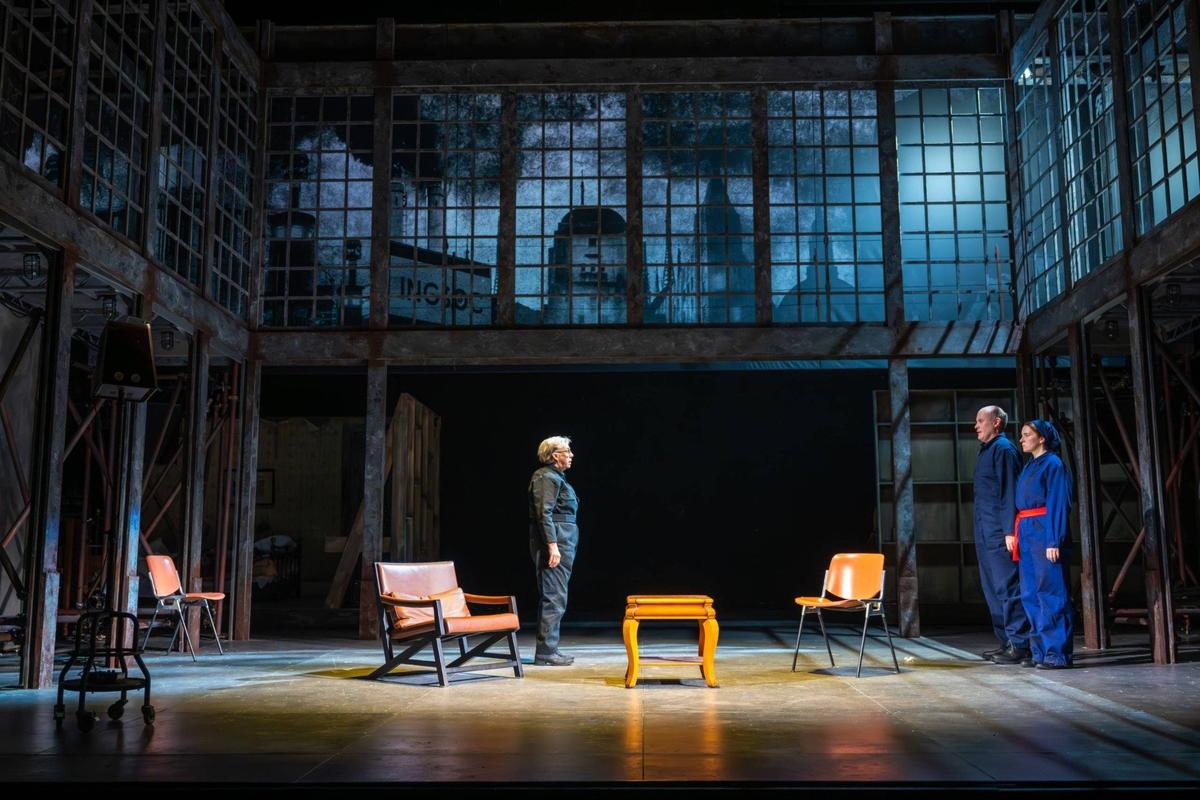 Сцена из спектакля «1984» в Citizens Theatre в Глазго. Источник: citz.co.uk
