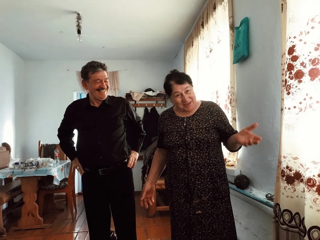 Гилани Дамбаев и его жена Зура. Фото: Екатерина Фомина / «Новая газета»