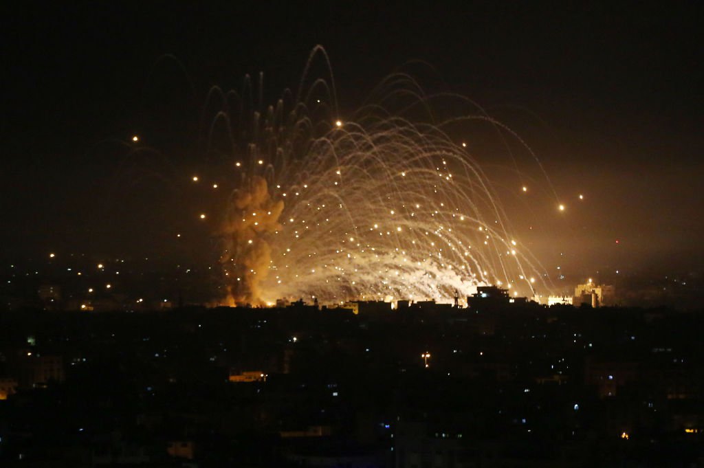 12 мая. Авиаудары по городу Газа. Фото: Getty Images