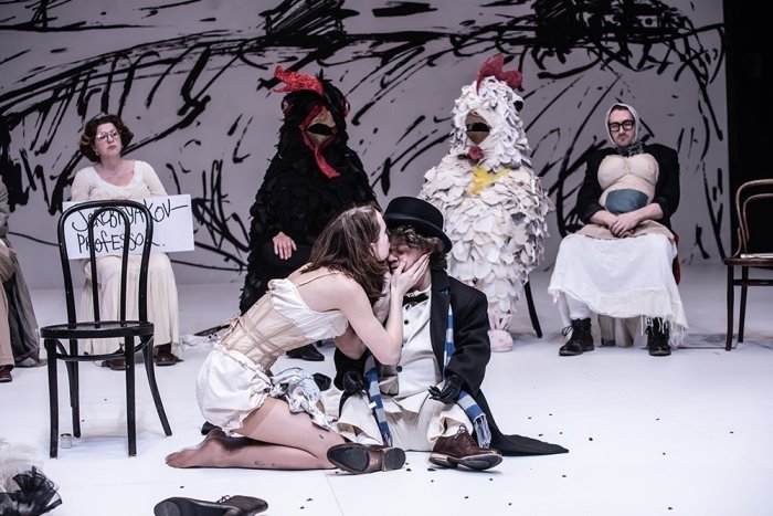 Сцена из спектакля Uncle Vanya. Фото: Марина Левицкая