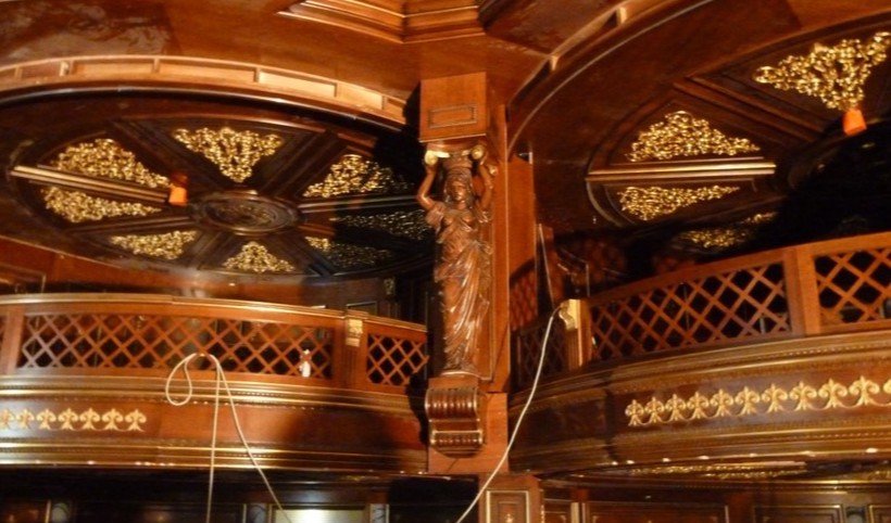 «Не хватает голых женщин из стены»