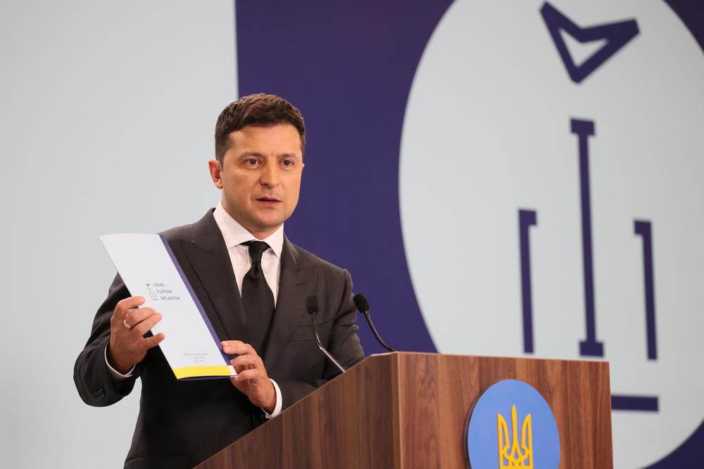 Владимир Зеленский во время выступления на форуме «Крымской платформы». Фото: ЕРА