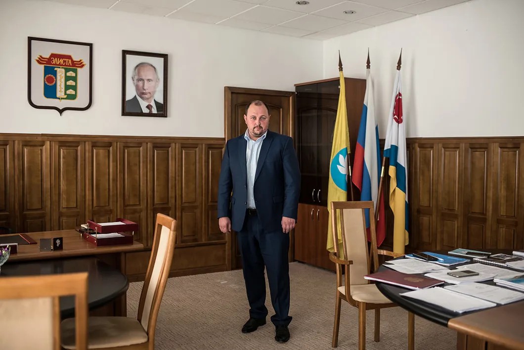 Дмитрий Трапезников у себя в кабинете. Фото: Алина Десятниченко, специально для «Новой»