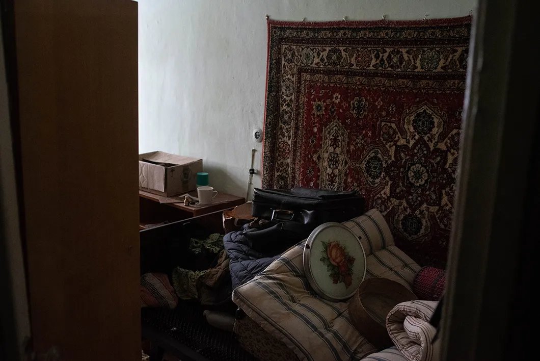 Одна из брошенных квартир в поселке Комсомольский. Фото: Виктория Одиссонова / «Новая газета»