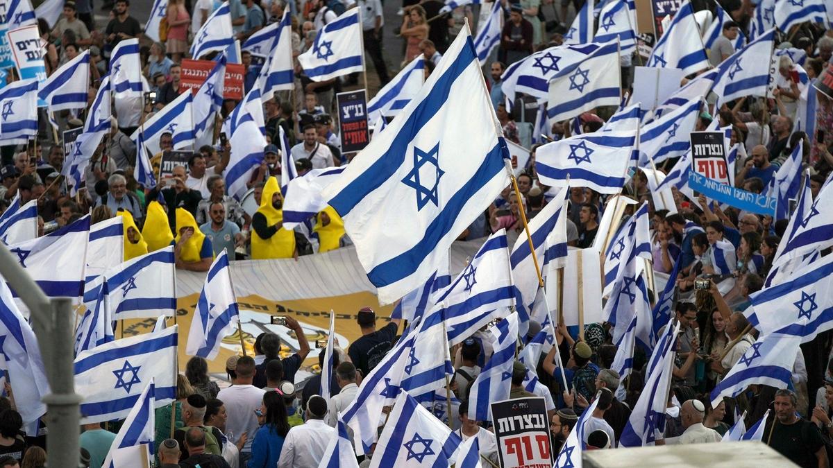 Только ли суд спасет демократию