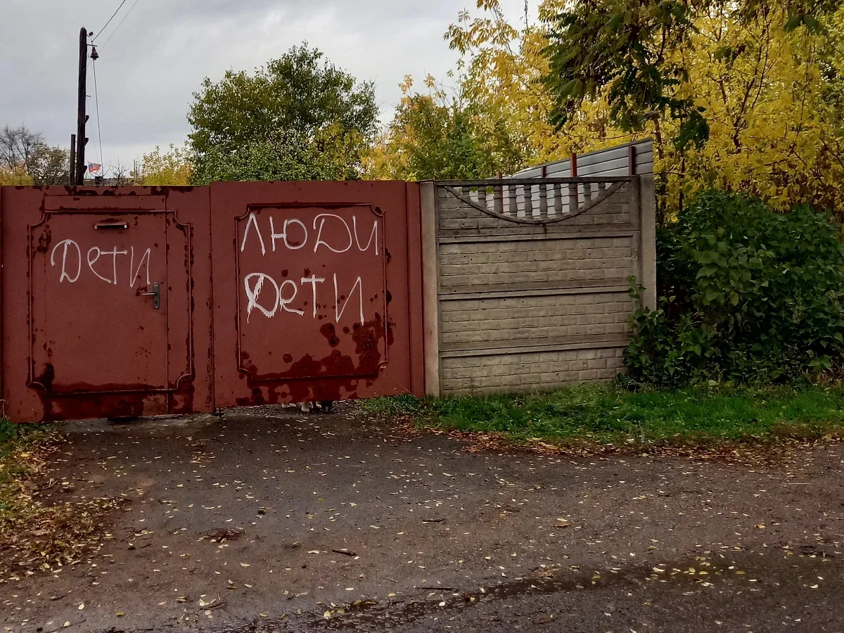 Всюду стучат, бесконечные очереди и хлопки — от разминирования. Наблюдения  жителя Новосибирска, приехавшего отстраивать Мариуполь — Новая газета