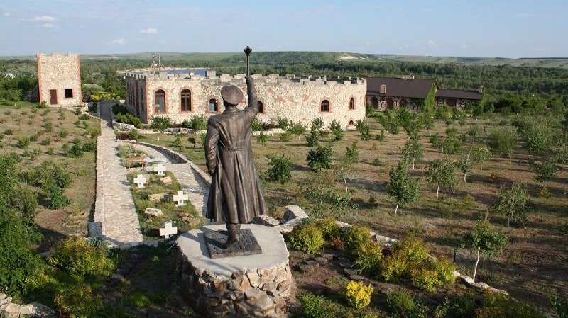 «Петь и плясать разрешали, что еще нужно»