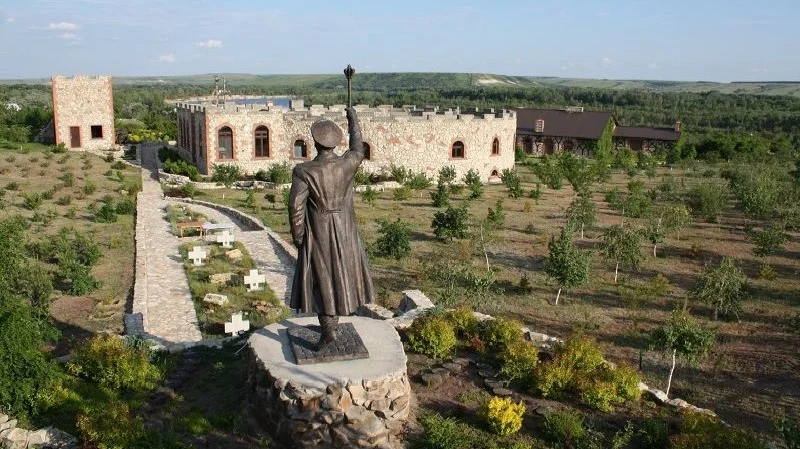 Станица Еланская. Памятник сзади. Фото: соцсети