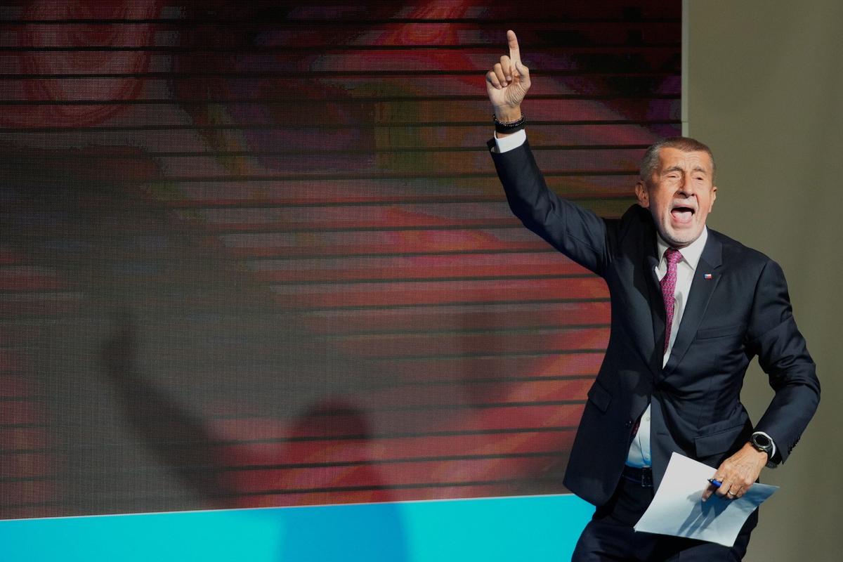 Мобильді порно видео және стриптиз