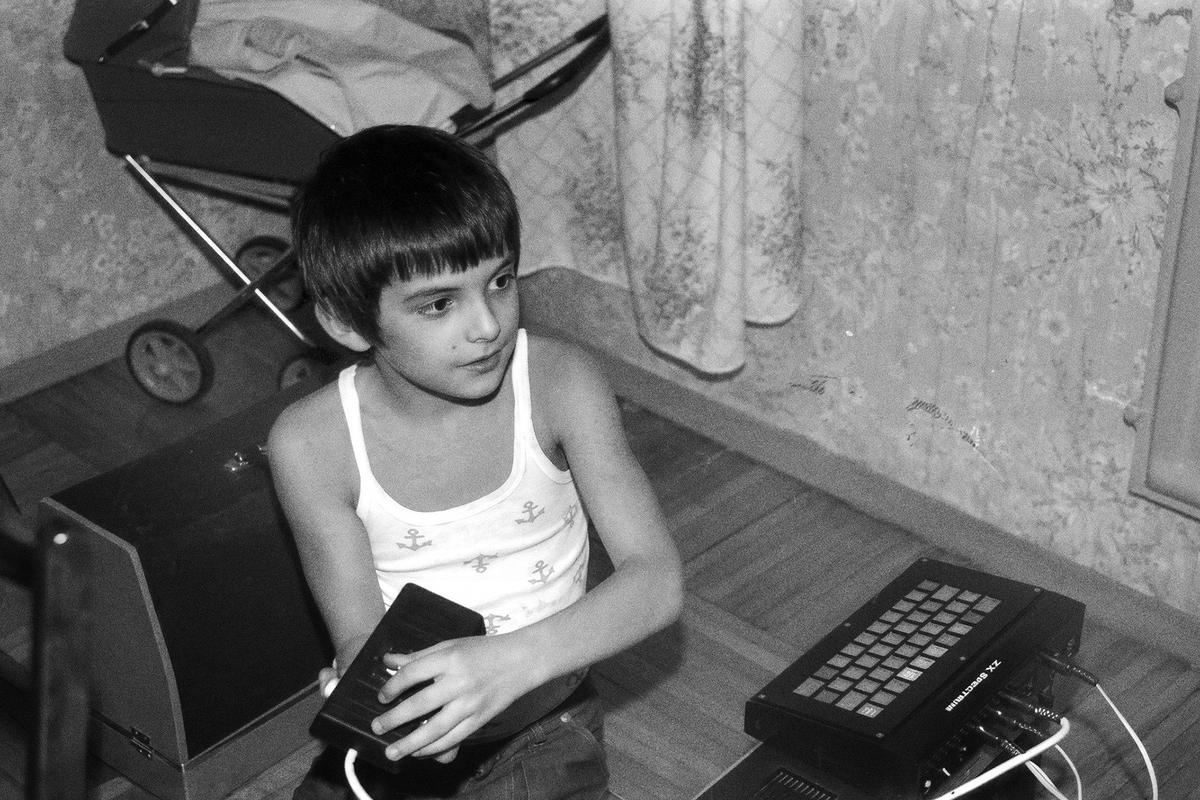 Начало 90-х. ZX Spectrum загружавший программы с кассет. Фото: архив Алексея Душутина / «Новая газета»