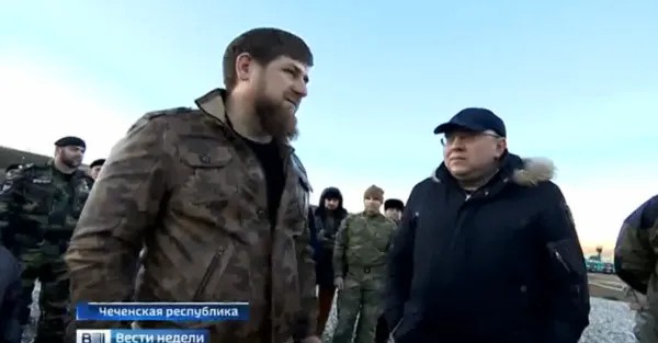 Рамзан Кадыров и корреспондент «России 1» на базе в Центарое