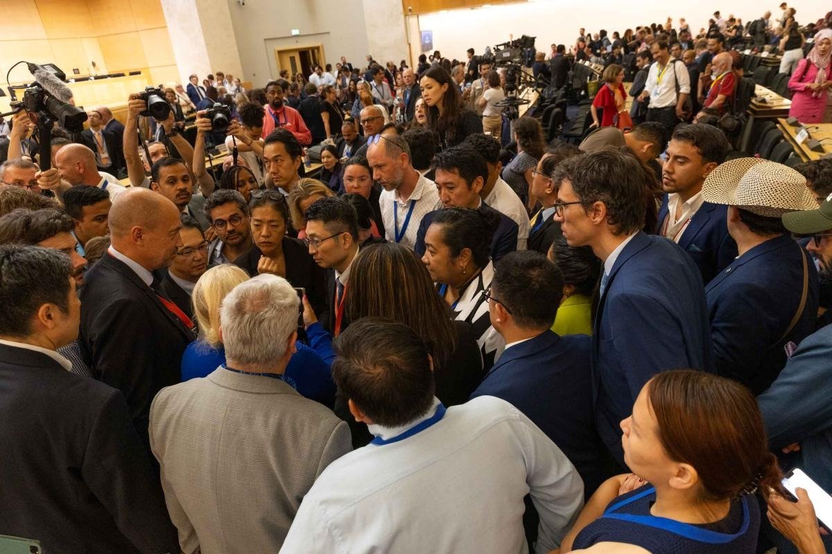 Делегаты совместного пресс-брифинга стран Глобального Юга. Фото: IISD ENB — Kiara Worth