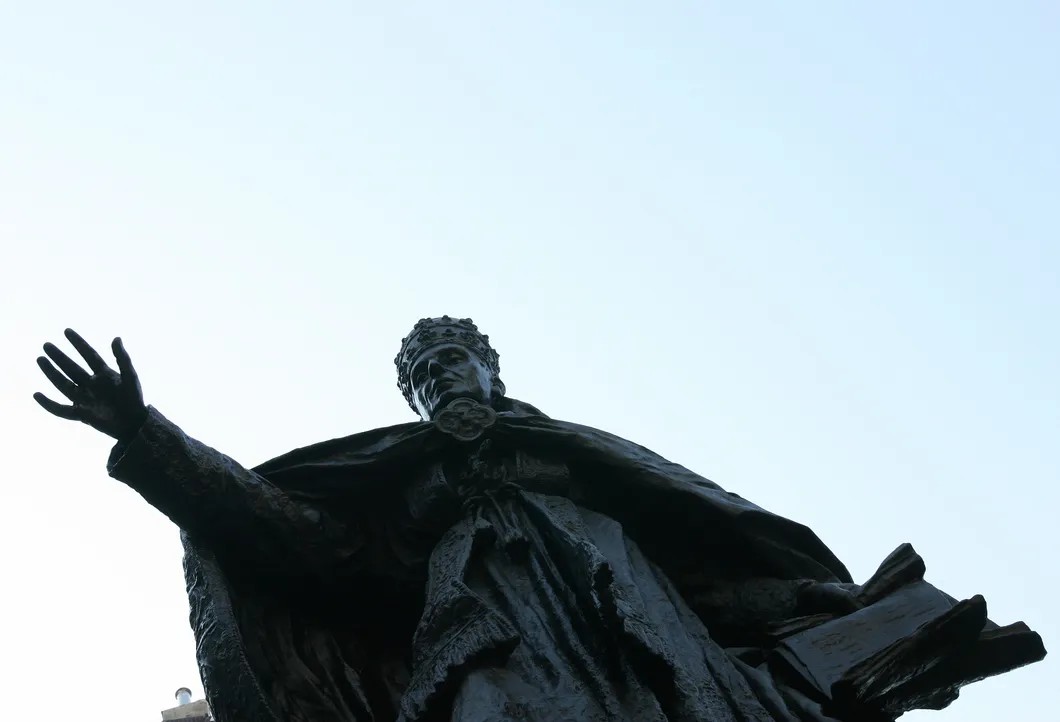 Статуя Папы Бенедикта XV в Стамбуле. Фото: Reuters