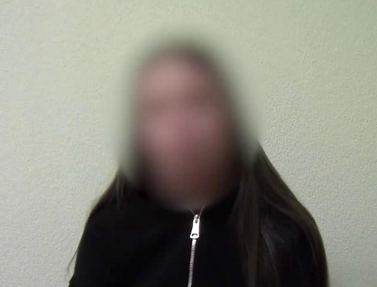 Допрос задержанной. Кадр из съемки ФСБ