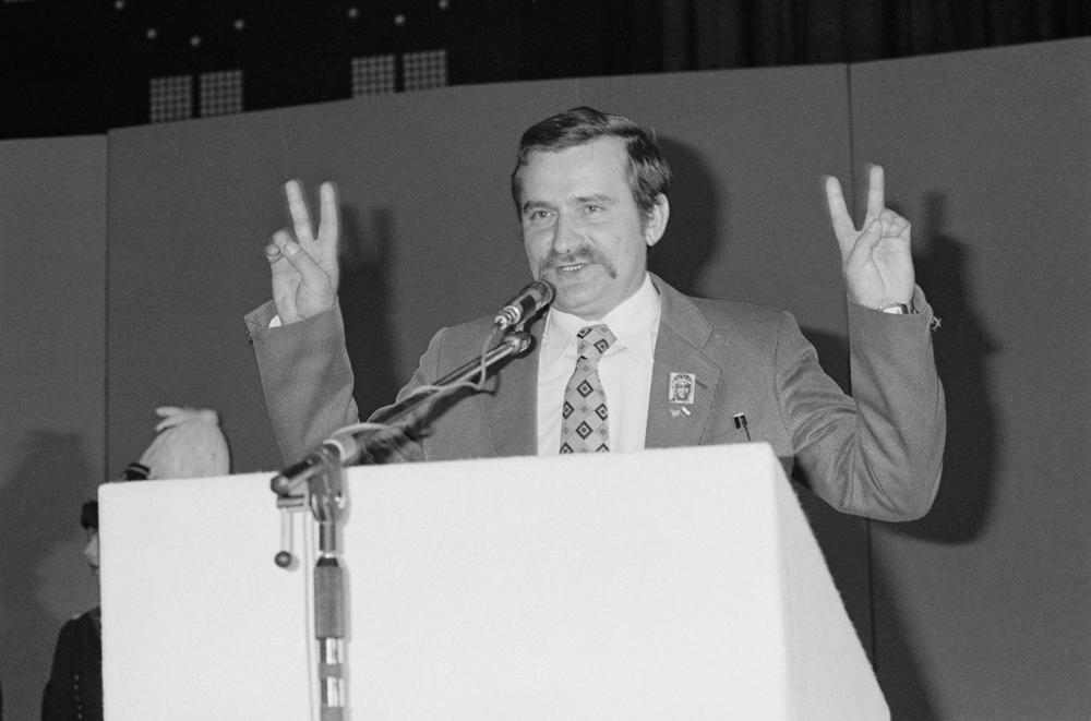 Профсоюзный лидер Лех Валенса на первом съезде «Солидарности» (1981). Фото: Getty Images