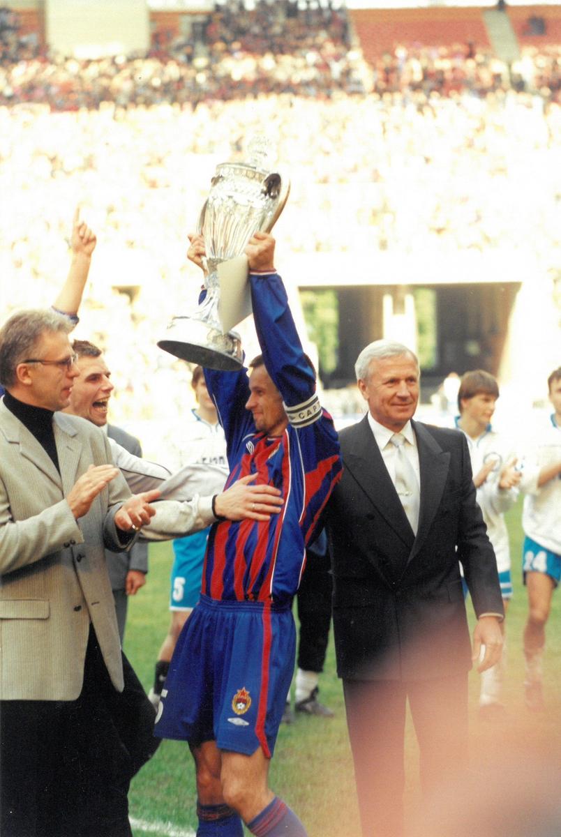 2002 год. Сергей Семак с Кубком России. Фото: Евгений Успенский