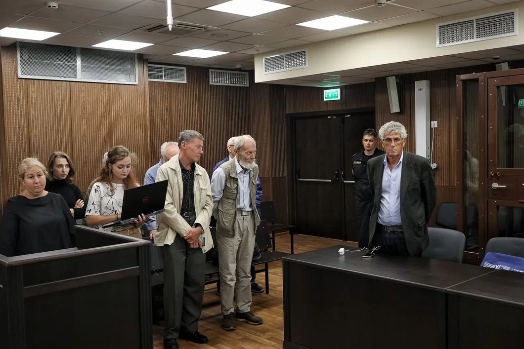 Леонид Гозман перед оглашением приговора. Фото: Влад Докшин / «Новая газета»