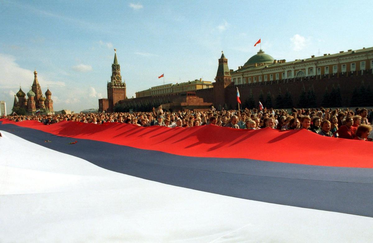 Москва, Красная площадь, 22 августа 1991 года. Фото: Андрей Соловьев / Фотохроника ТАСС