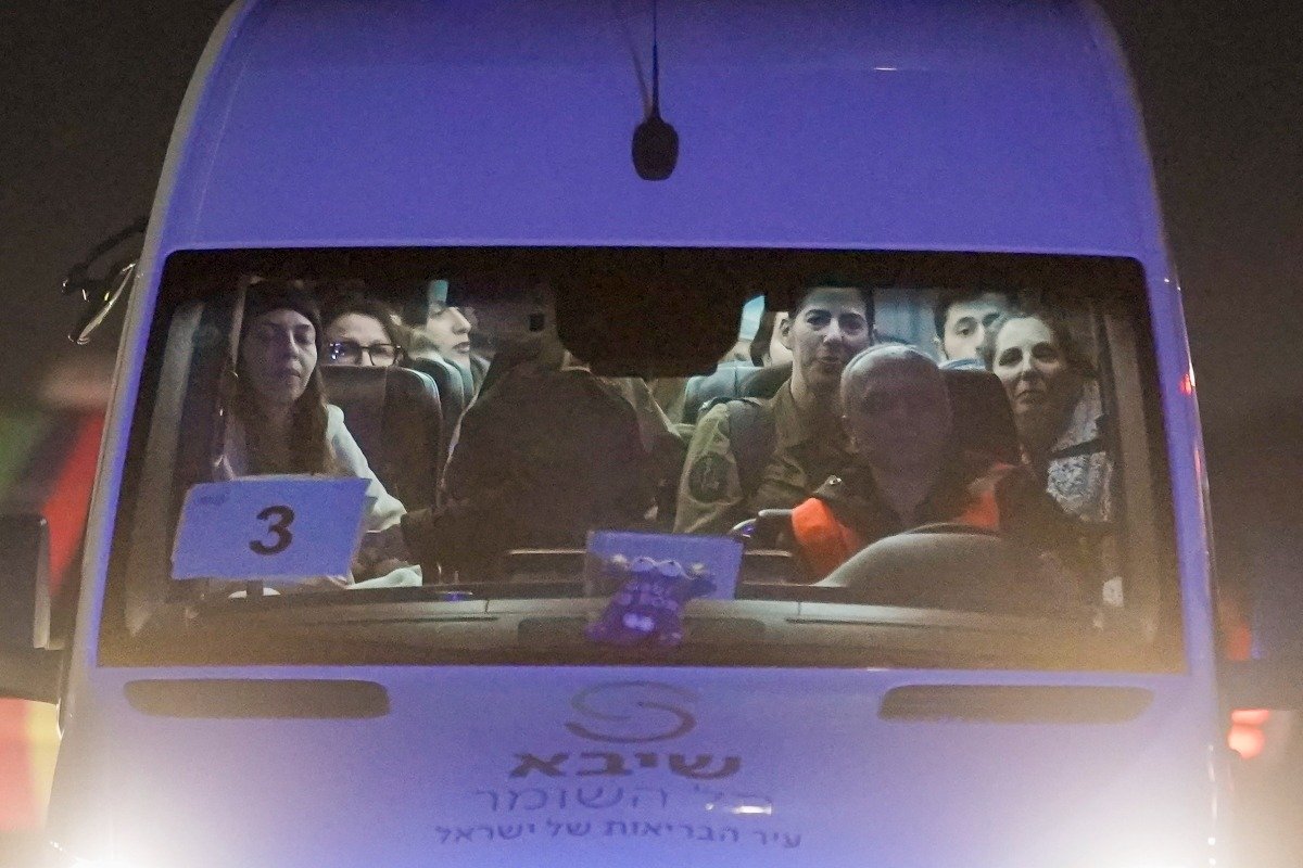 Освобожденные из плена ХАМАС заложники. Фото: Leo Correa / AP / TASS