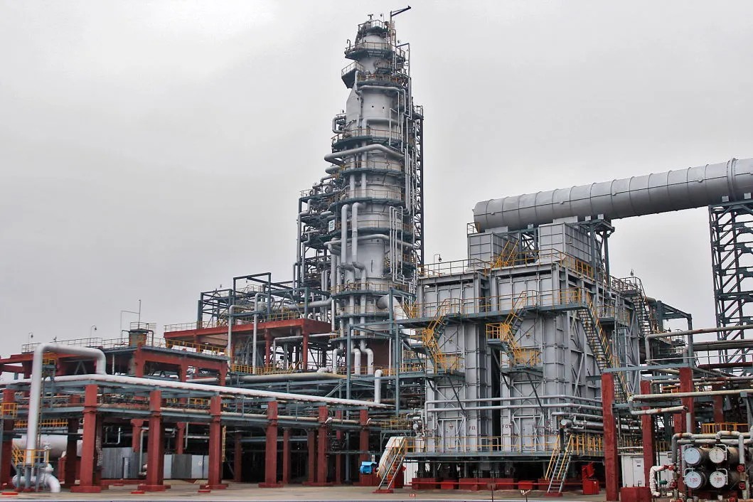 Крупный нефтеперерабатывающий завод в Новополоцке, Беларусь. Фото: РИА Новости