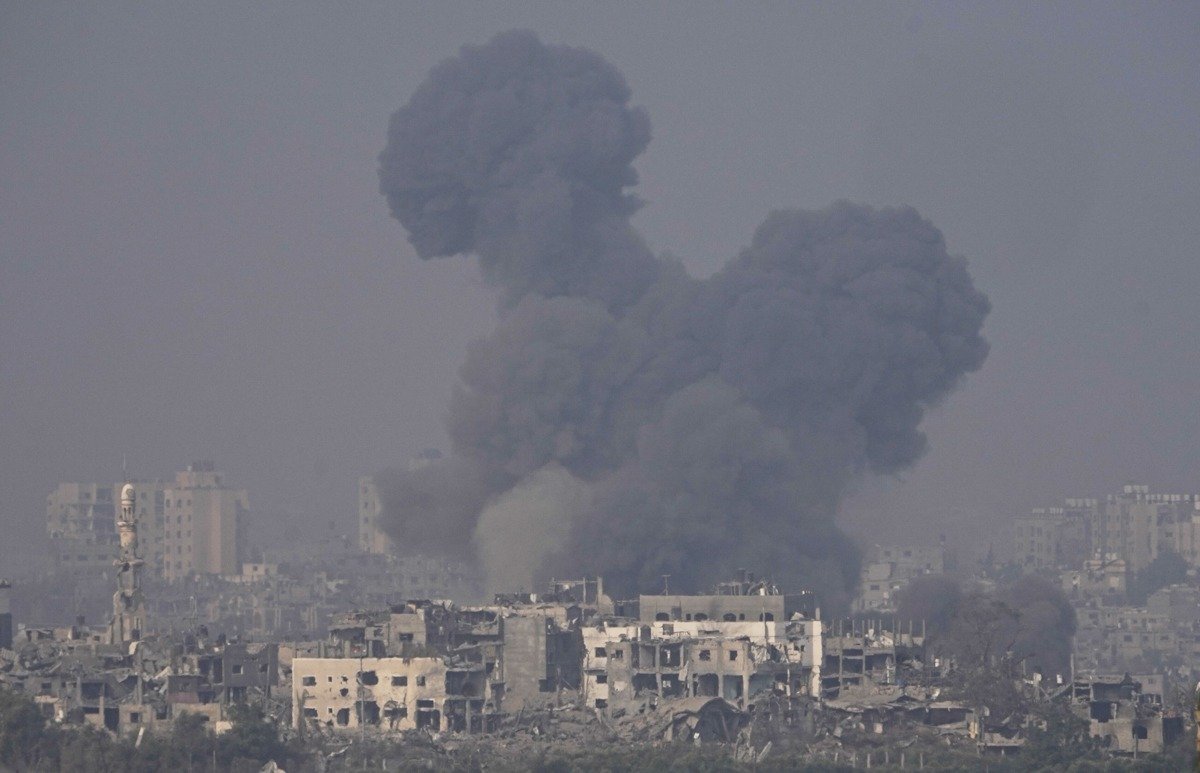 28 октября 2023 года. Израильский авиаудар по сектору Газа. Фото: Ohad Zwigenberg / Associated Press / East News
