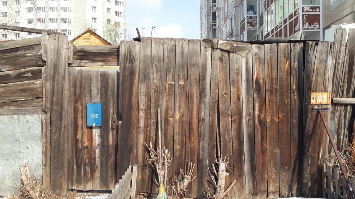 Входная группа в усадьбу на Ленина, 206. Фото: Алексей Тарасов / «Новая газета»
