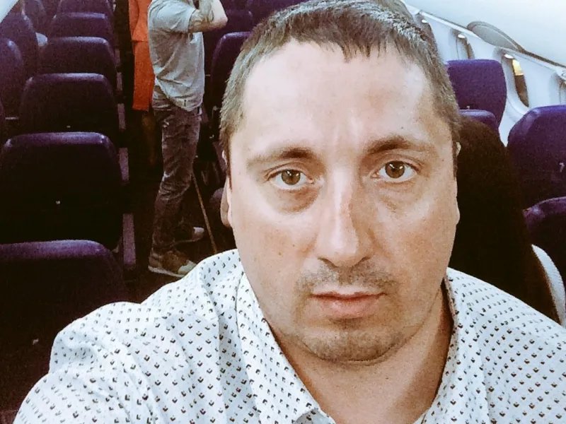 Александр Шпрыгин сделал «селфи» перед второй депортацией из Франции. Фото: Twitter