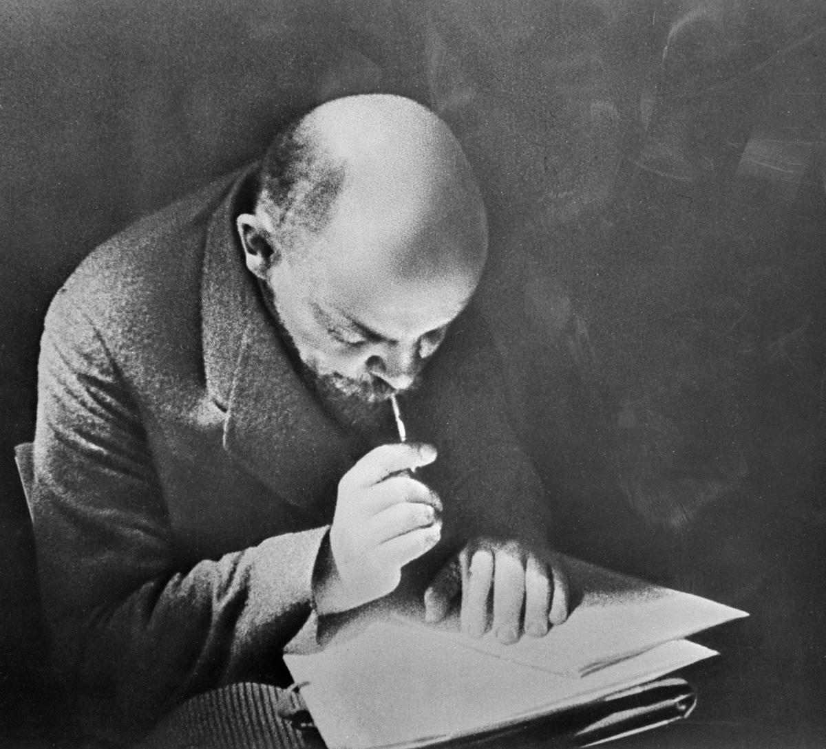 Ленин на заседании III Всемирного конгресса Коммунистического интернационала в Москве. Фото: Репродукция ТАСС