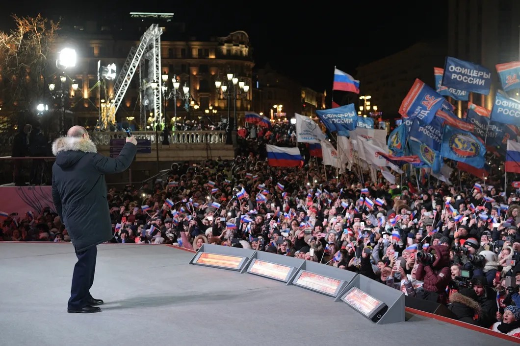 Путин на митинге «Россия. Севастополь. Крым» в Москве, 2018 год. Фото: РИА Новости