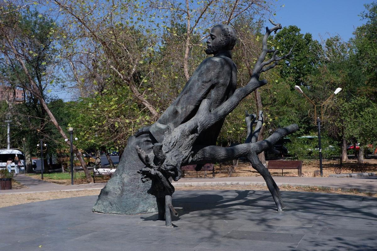 Ереван. Памятник Комитасу. Фото: Андрей Новашов